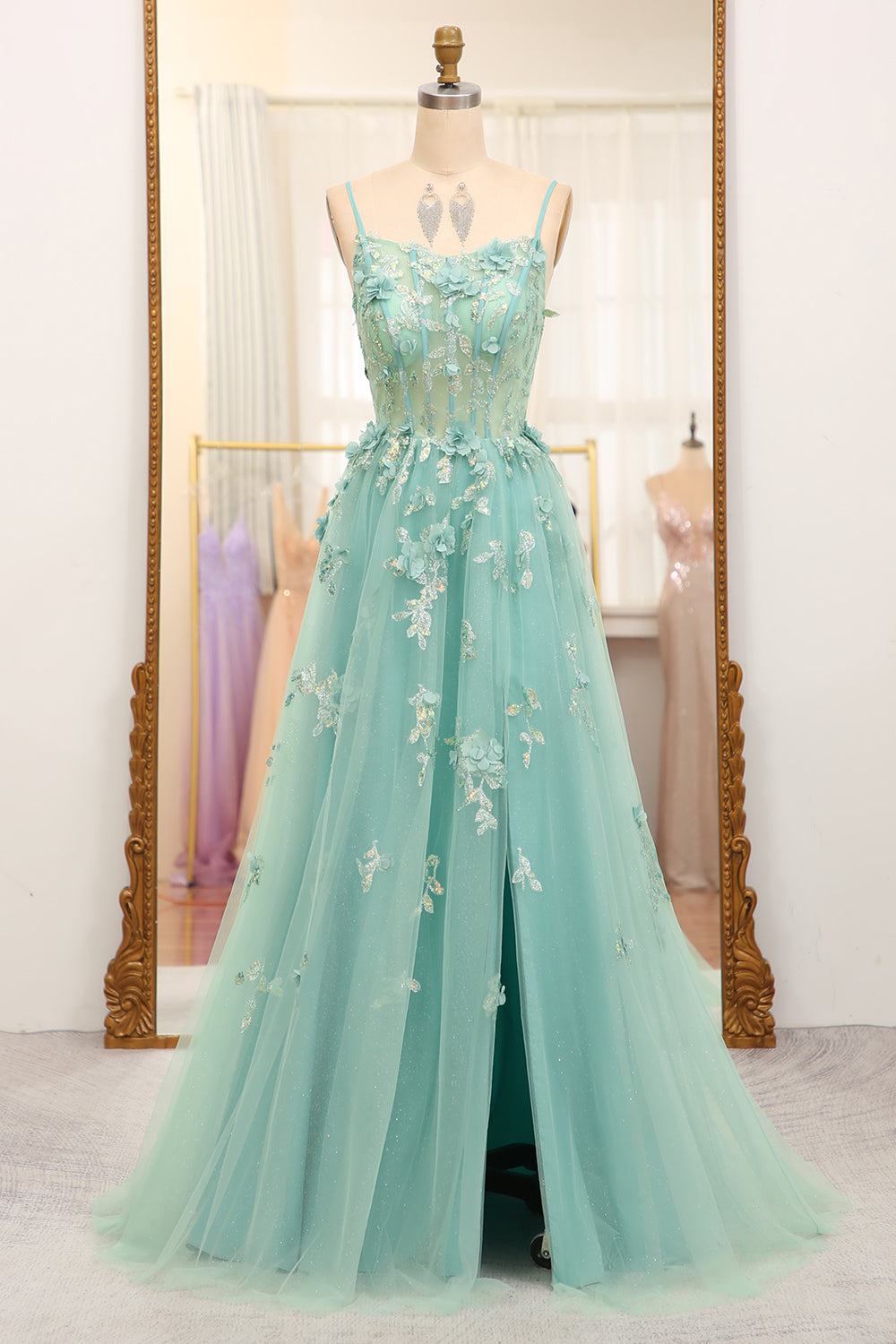 Green A-Line Spaghetti Straps Tulle Long Prom Dress with Appliques