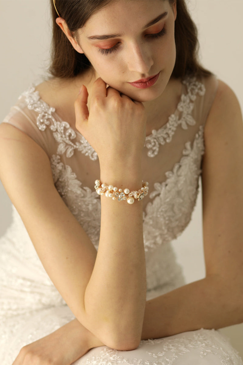 Load image into Gallery viewer, Bride and Bridesmaids Sisters Pearl Wrist